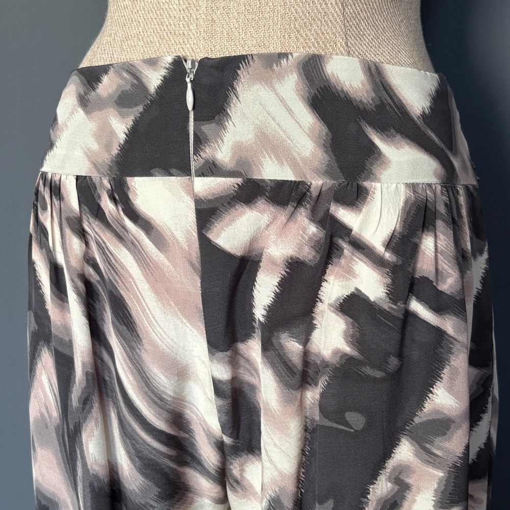 Graham & Spencer Silk Ikat Tapered Pants | Size 4 | High Rise‎